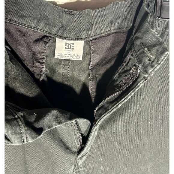 DC Shoes Men's Black Chino Shorts Size 34 Skate Casual Flat Front Cotton - Picture 3 of 5